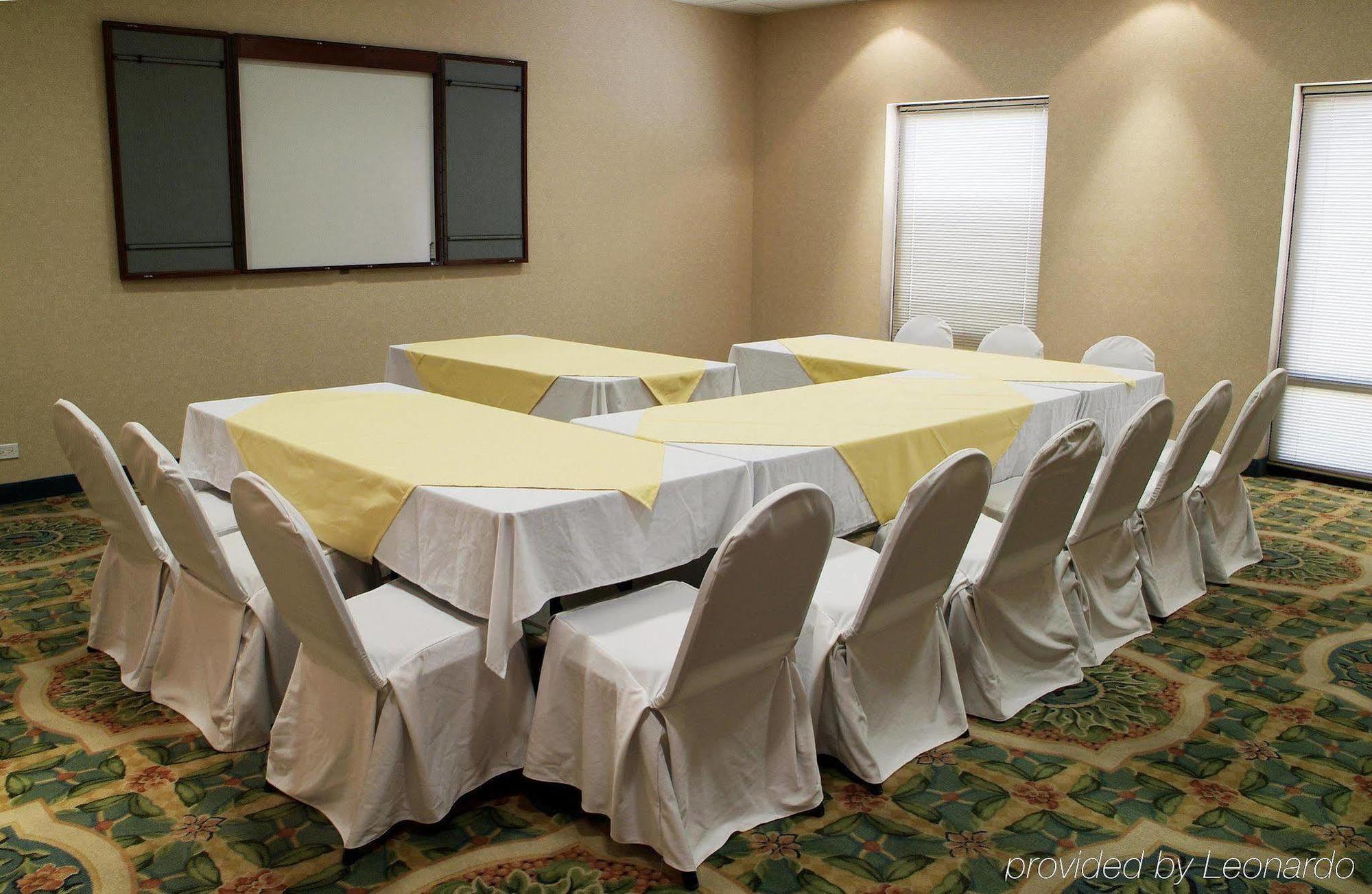 Hotel Hampton By Hilton Chihuahua Facilidades foto